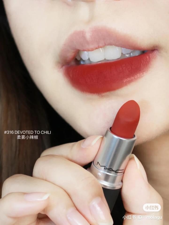 Son Mac - MAC Powder Kiss Lipstick 316 Devoted to Chili 